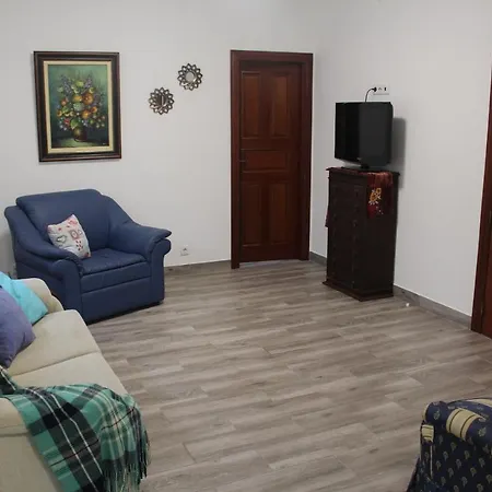 Vitorino De Nemesio Guest house