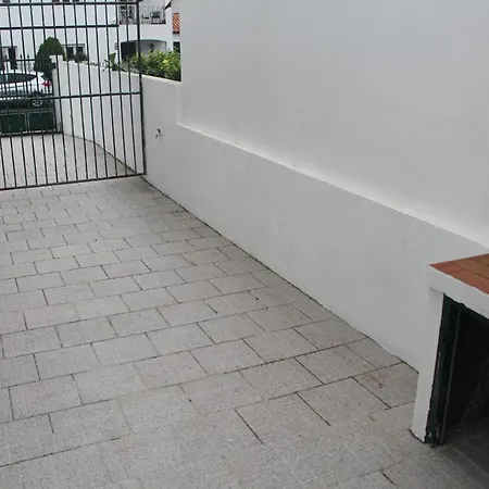 Vitorino De Nemesio Guest house *