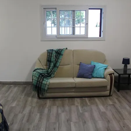 Vitorino De Nemesio Guest house *