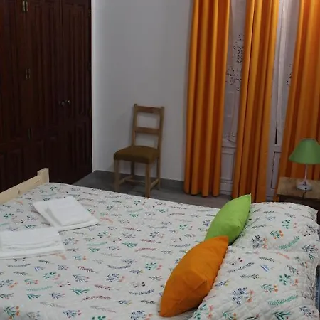 Vitorino De Nemesio Guest house *